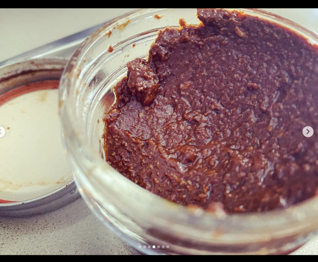 Quick red sauce
